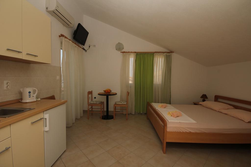 Apartments Adriatika Makarska Habitación foto